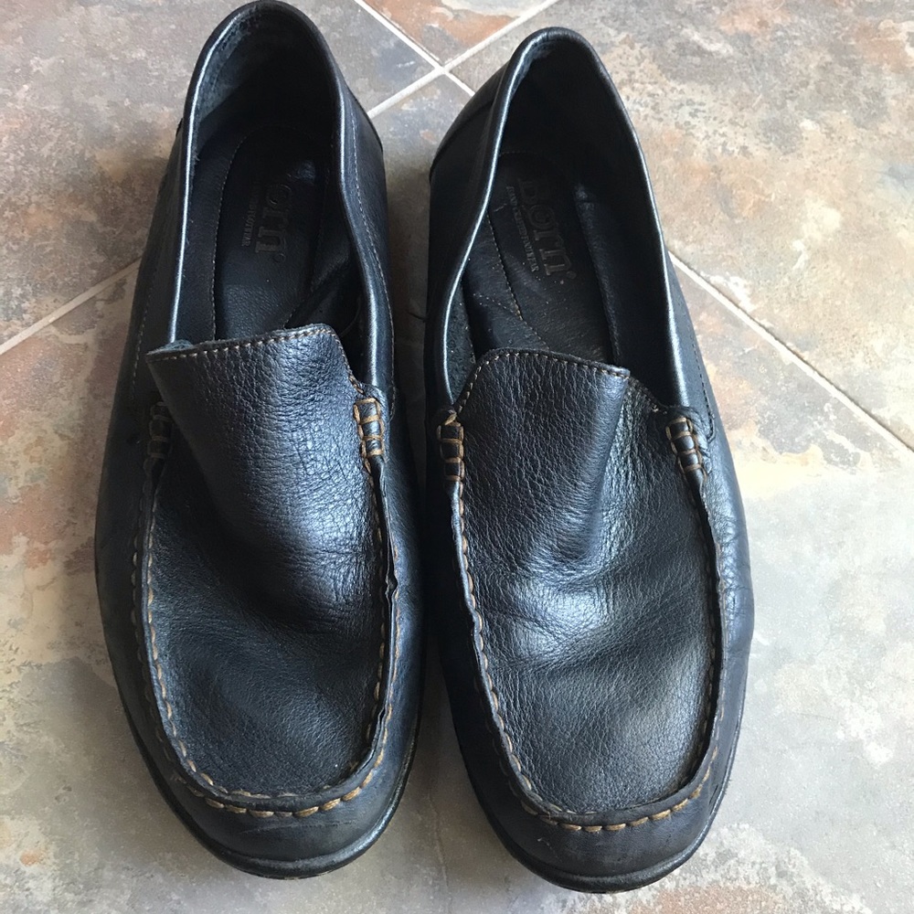 VGUC Born slip-on loafers